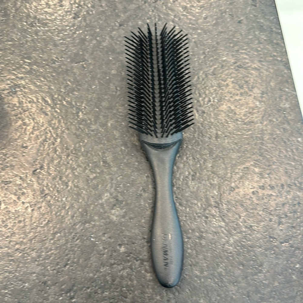 Professional Denman brush NWT